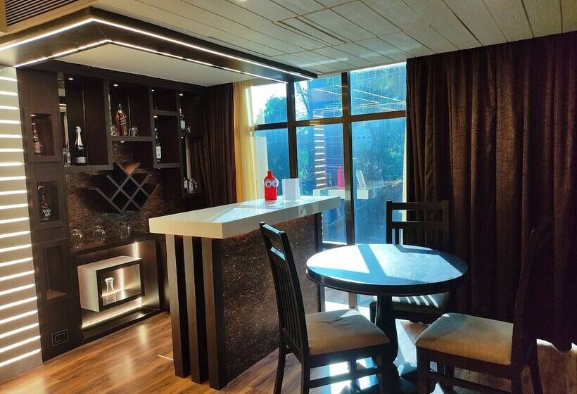 בית מלון כפרי Divan Clarks Inn Goa