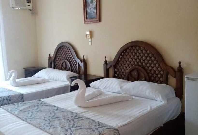 ホテル Familiar El Dorado