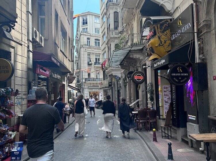 فندق Pera Resort