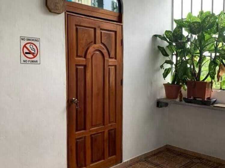 Отель Hostal Raices De Mi Pueblo