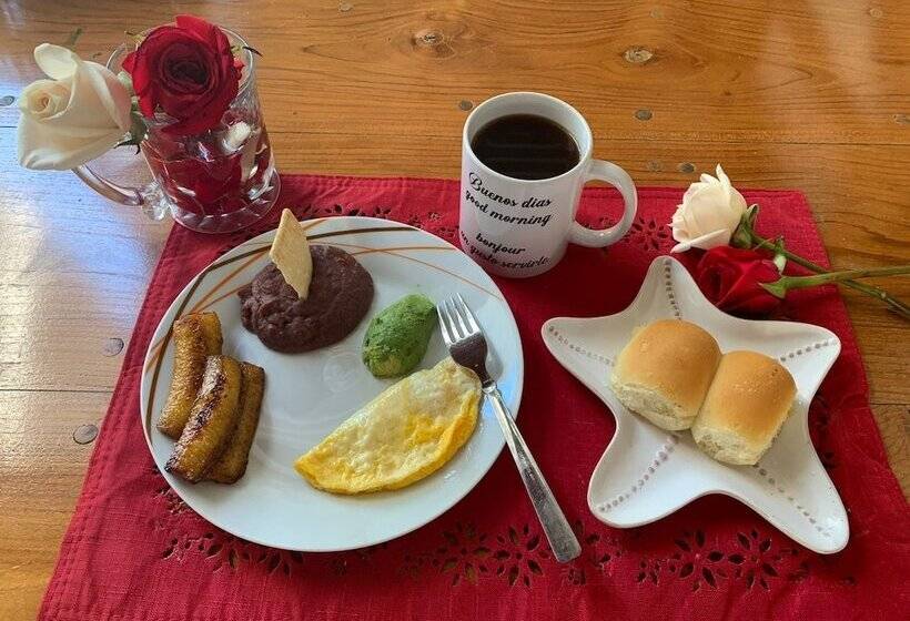 Отель Hostal Raices De Mi Pueblo