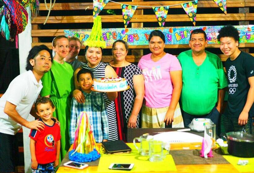 Отель Hostal Raices De Mi Pueblo