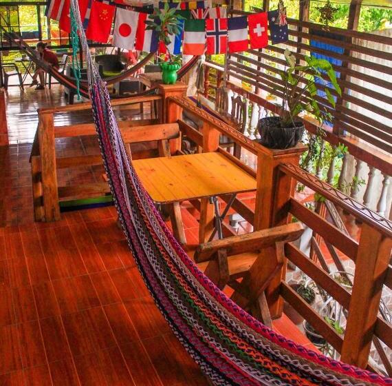 Отель Hostal Raices De Mi Pueblo