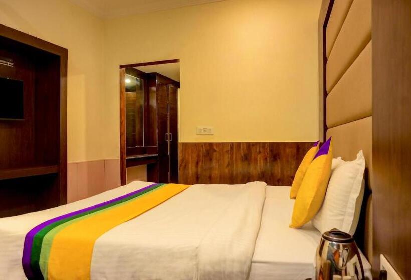 בית מלון כפרי Itsy By Treebo  Himshri