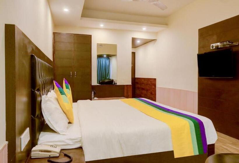 בית מלון כפרי Itsy By Treebo  Himshri