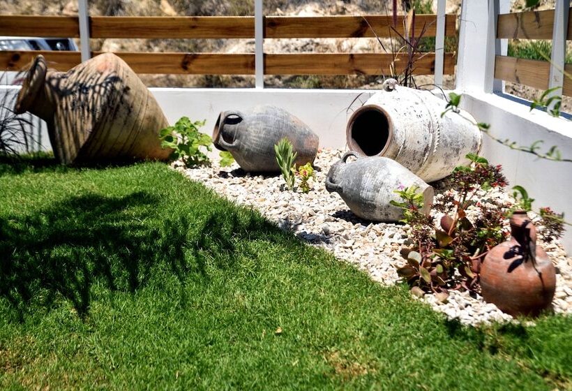 בית מלון כפרי Kouros Stone Suites