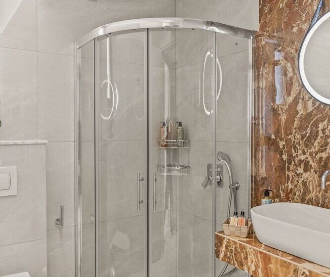 فندق Kouros Stone Suites