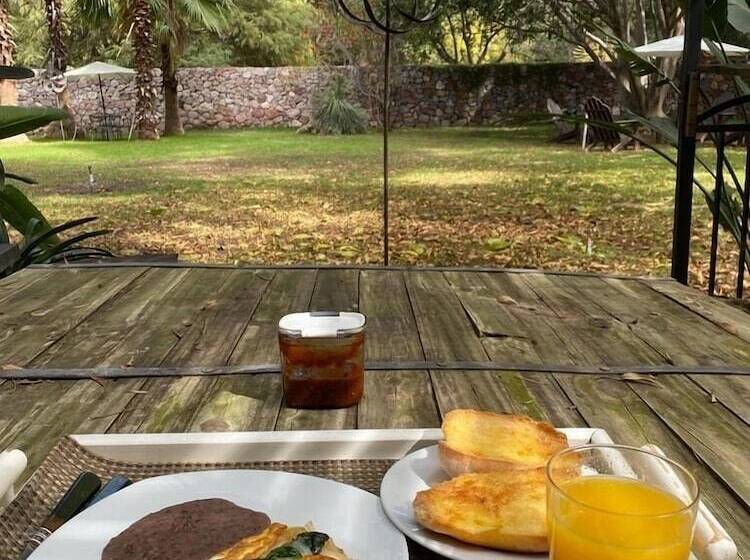 فندق Magnolias Jardin & Boutique Suites