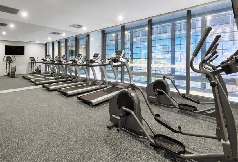 בית מלון כפרי Meriton Suites Melbourne