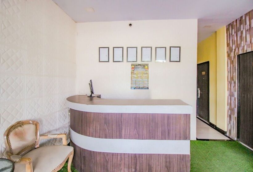 Отель Oyo 90259 Apollo Inn