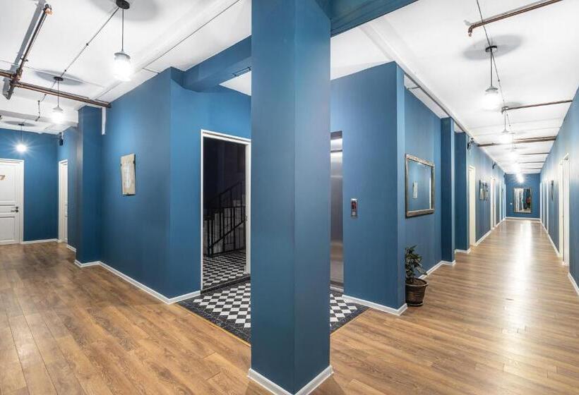 هتل Raimond Palace