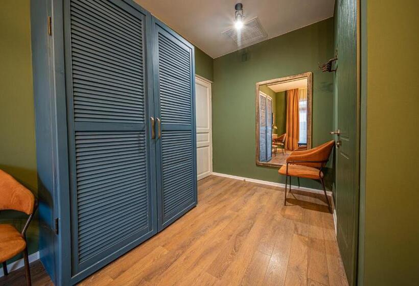 هتل Raimond Palace