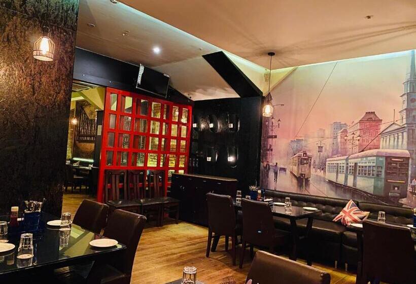 Отель Saluja Residency