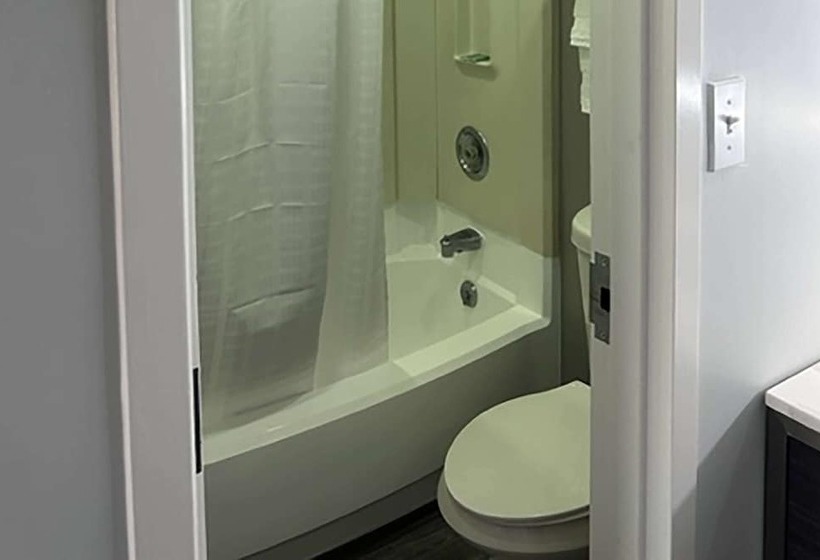 فندق Super 8 By Wyndham Baltimore Northwest