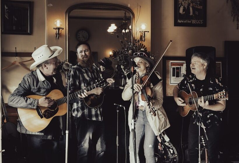 ホテル Tanswells Commercial Hote