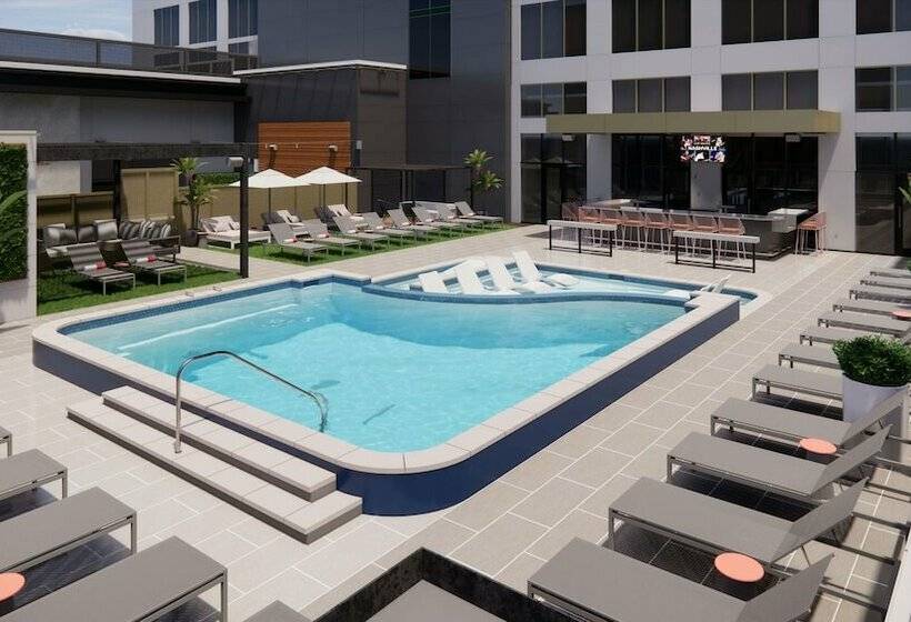 هتل Tempo By Hilton Nashville Downtown
