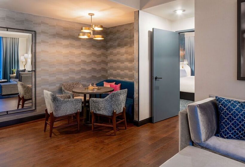 هتل Tempo By Hilton Nashville Downtown