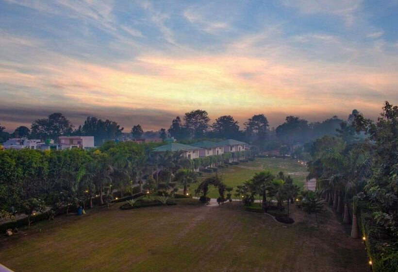 בית מלון כפרי The Tattwaa Corbett Spa & Resort