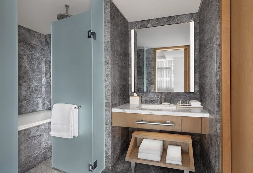 هتل The Westin Manila