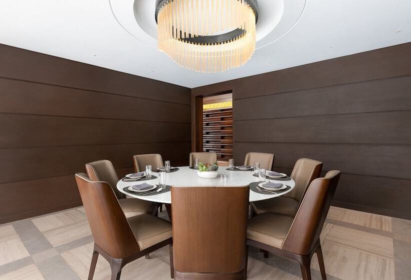 هتل The Westin Manila