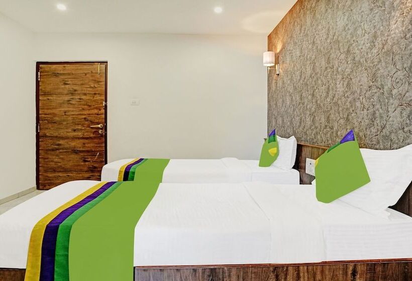 ホテル Treebo Varsha Palace