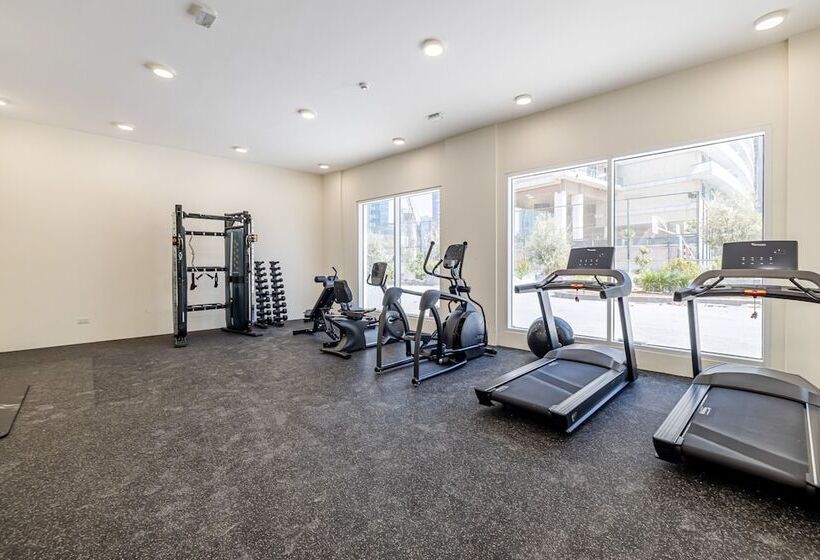 هتل Unlock Metropolis