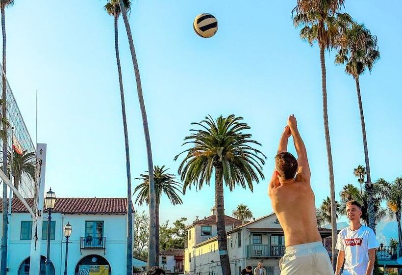 Ith Santa Barbara Beach Hostel