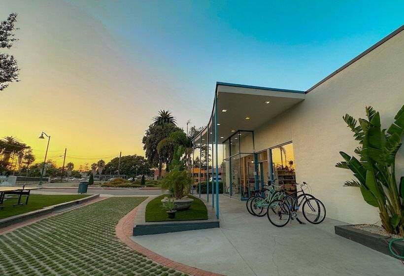 Ith Santa Barbara Beach Hostel