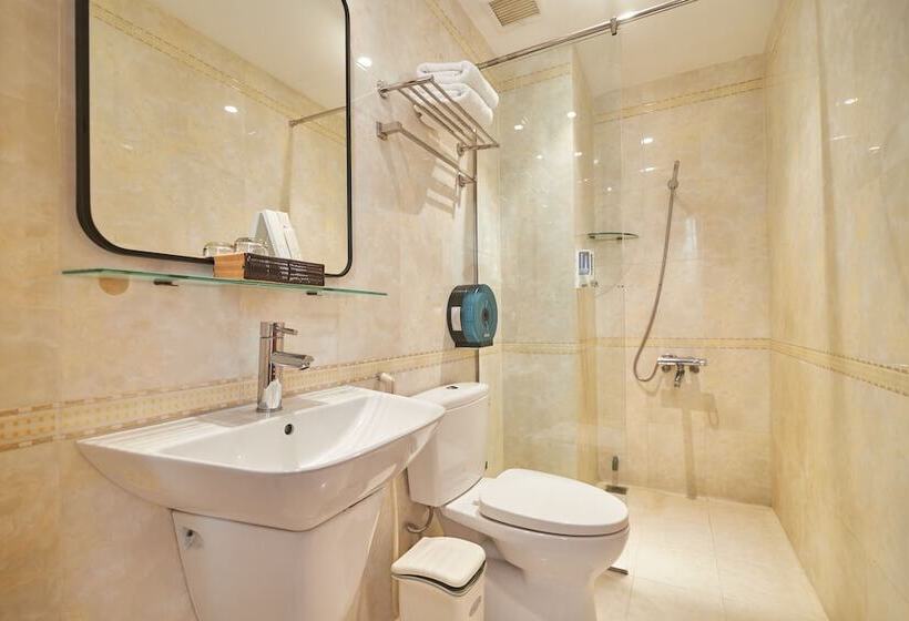 Bin Bin 10   Mimosa Hotel Near Tan Son Nhat Airport