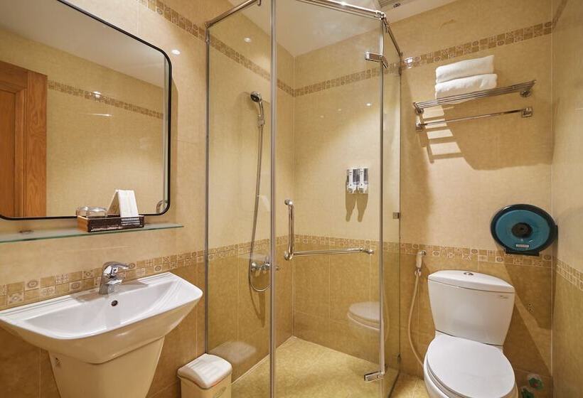 Bin Bin 10   Mimosa Hotel Near Tan Son Nhat Airport