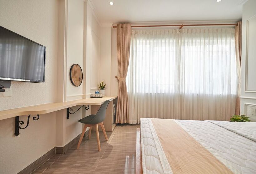 Bin Bin 10   Mimosa Hotel Near Tan Son Nhat Airport