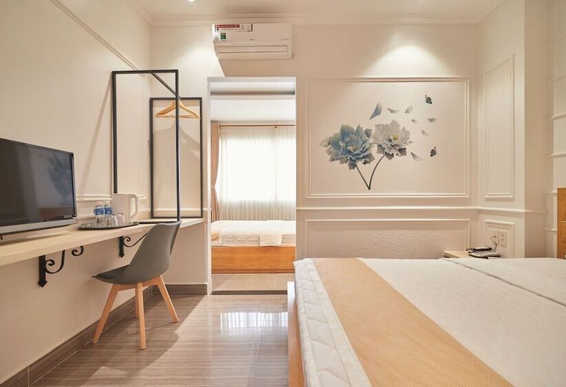 Bin Bin 10   Mimosa Hotel Near Tan Son Nhat Airport