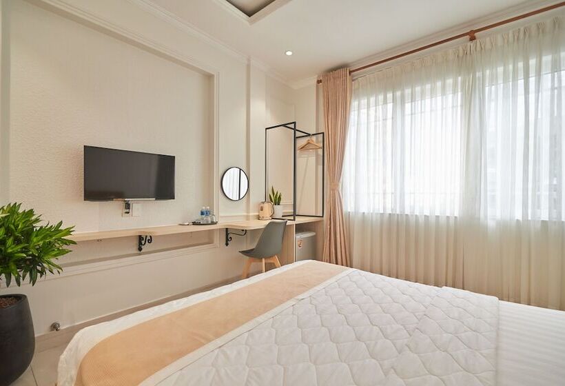 Bin Bin 10   Mimosa Hotel Near Tan Son Nhat Airport
