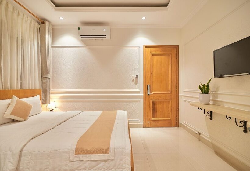 Bin Bin 10   Mimosa Hotel Near Tan Son Nhat Airport