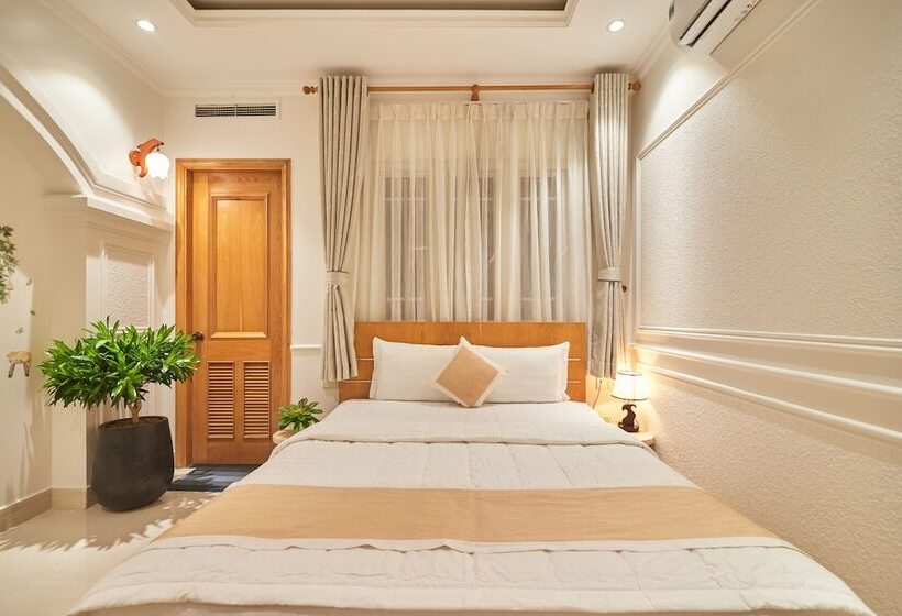 Bin Bin 10   Mimosa Hotel Near Tan Son Nhat Airport