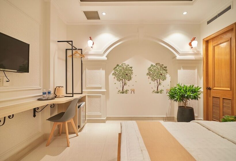 Bin Bin 10   Mimosa Hotel Near Tan Son Nhat Airport