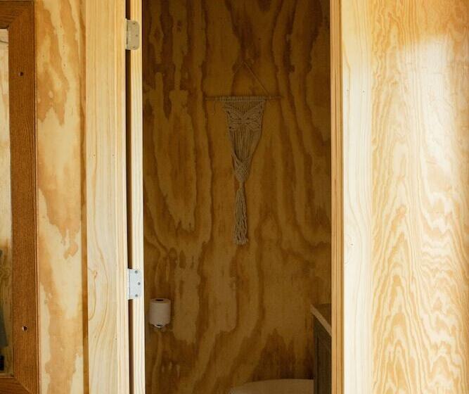 فندق على الطريق The Wagon Wheel