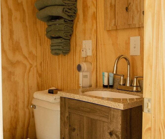 فندق على الطريق The Wagon Wheel