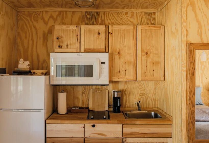 فندق على الطريق The Wagon Wheel