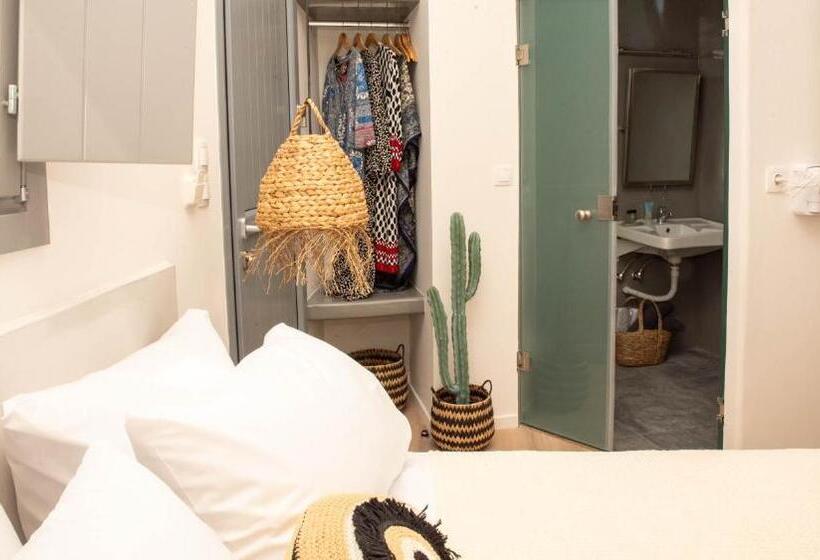 פנסיון Aidani Luxurious Rooms