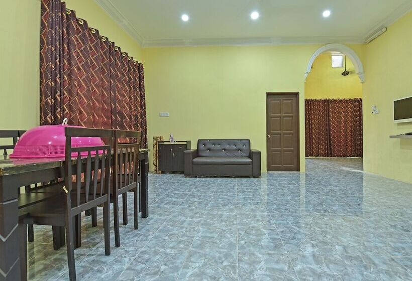 بنسيون Casaria Besut By Oyo Rooms