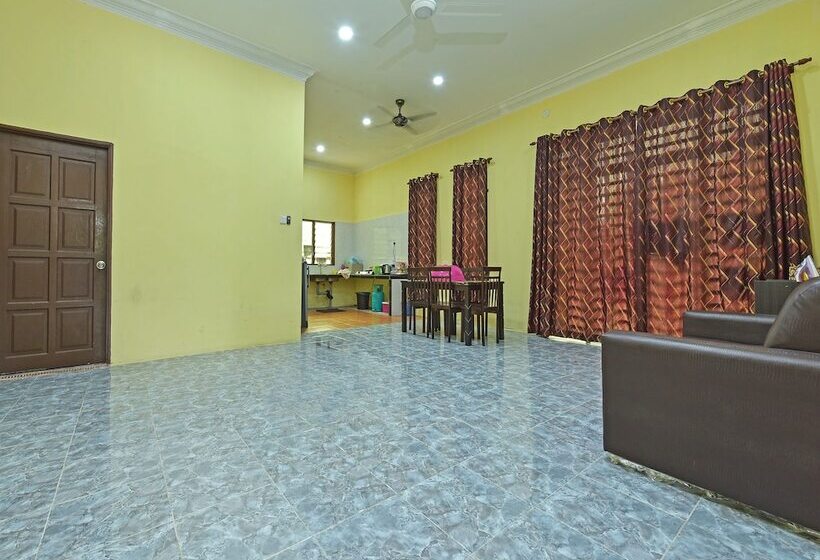 بنسيون Casaria Besut By Oyo Rooms