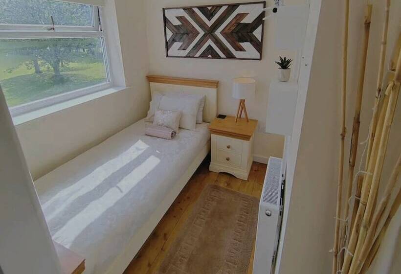 Пансион Castle View Guest House