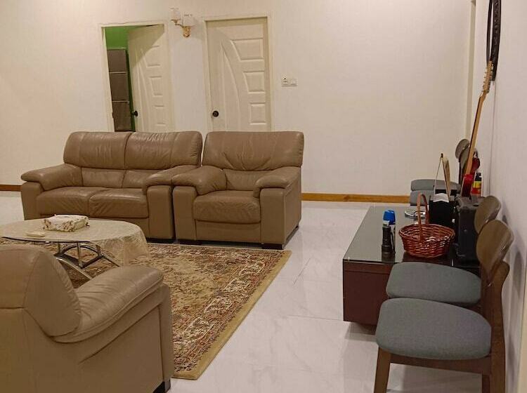 بنسيون Kampung Sungai R&r,homes By Oyo Rooms