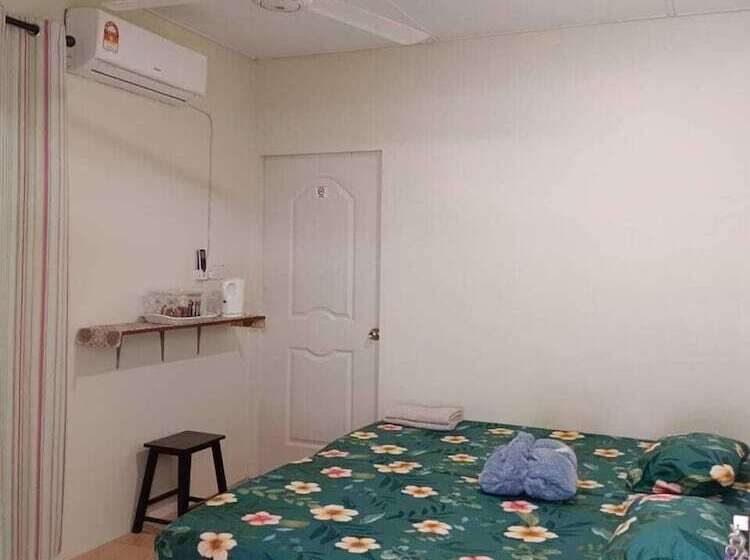 بنسيون Kampung Sungai R&r,homes By Oyo Rooms