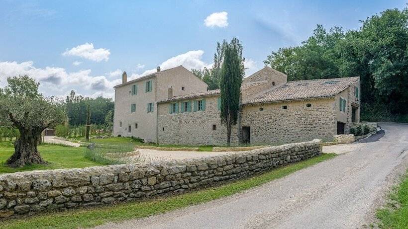 פנסיון Le Moulin Dumas