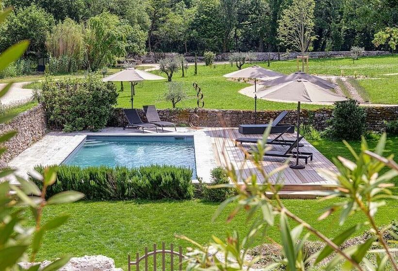 פנסיון Le Moulin Dumas