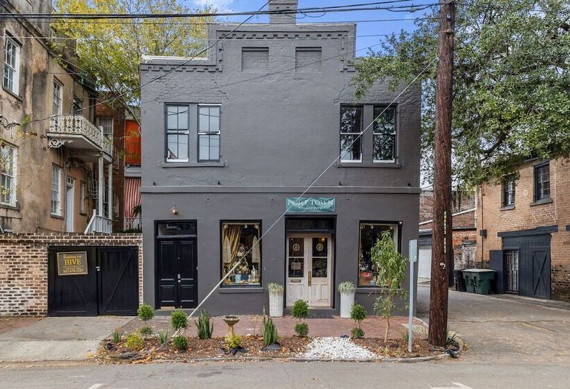 پانسیون The House On Taylor