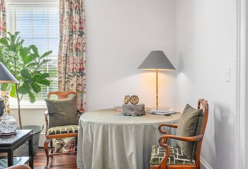 Пансион The House On Taylor