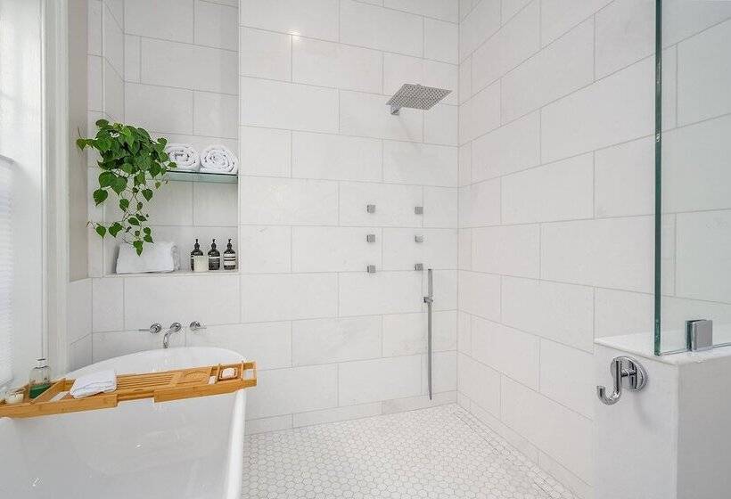 Пансион The House On Taylor